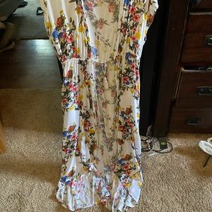 Tie in the front, open, long (ankle length) cover